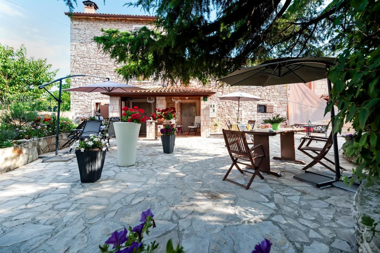 Apartment Pino Bale Exterior photo